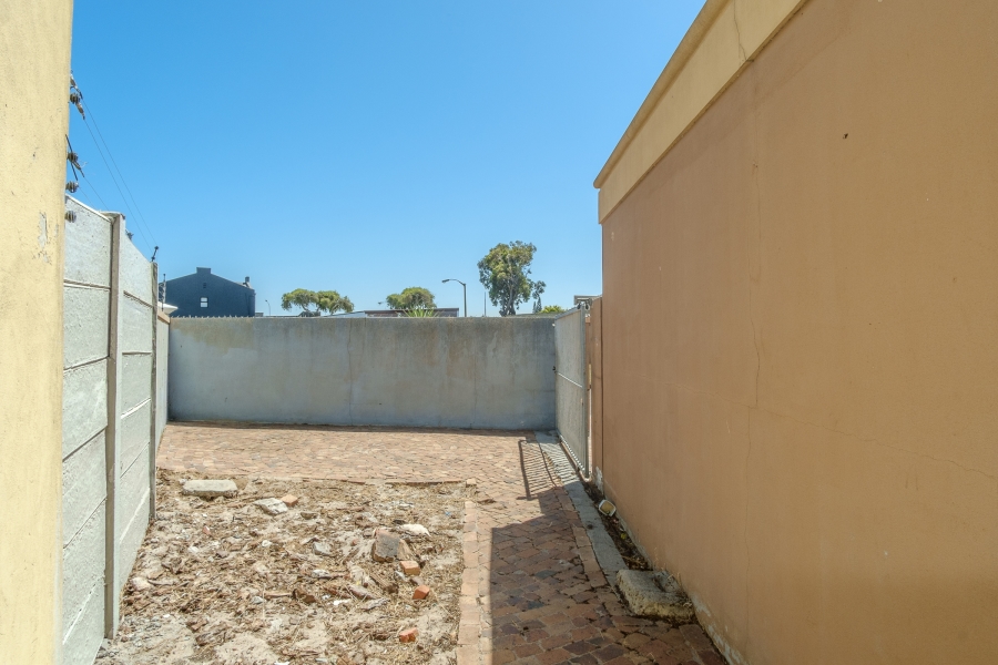 5 Bedroom Property for Sale in Ferness Estate Western Cape